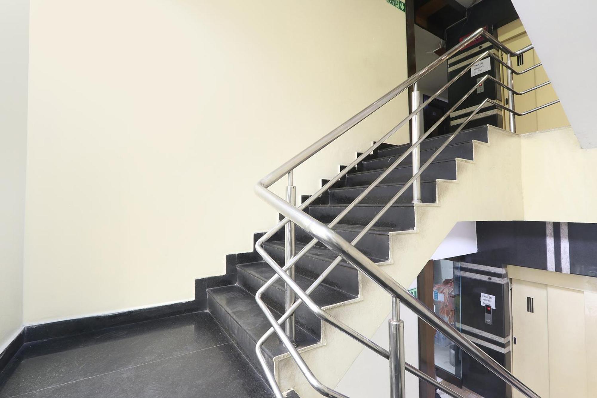Fabhotel Royal Residency II - Nr Lakdikapul Metro Station Hyderabad Ngoại thất bức ảnh